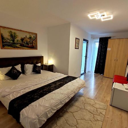 Regal Guest House Sighetu Marmaţiei Esterno foto