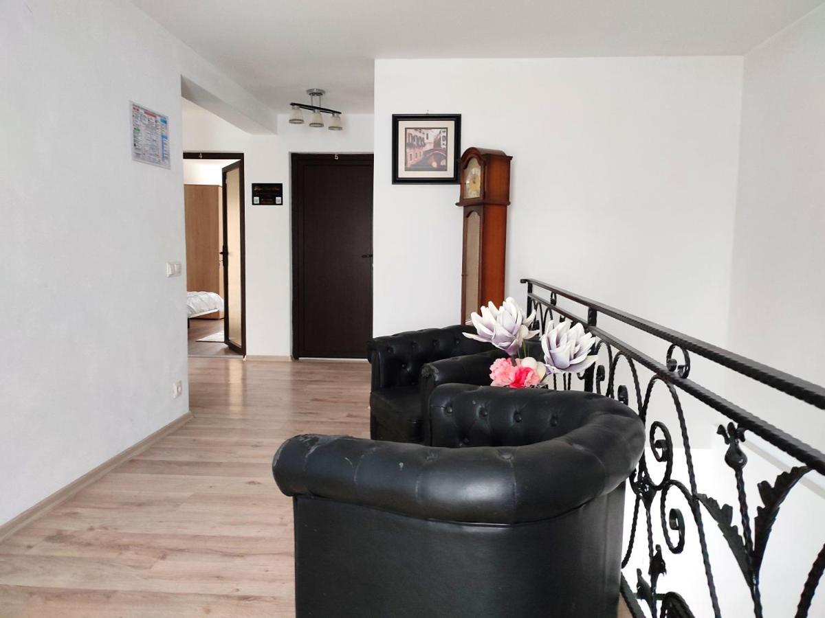 Regal Guest House Sighetu Marmaţiei Esterno foto